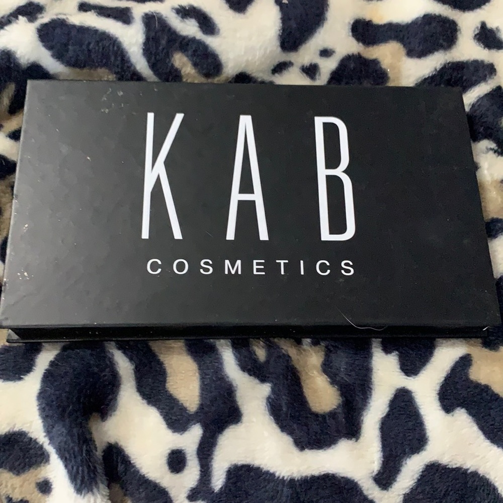 Kab pallete and single gold eyeshadow Shade bundle